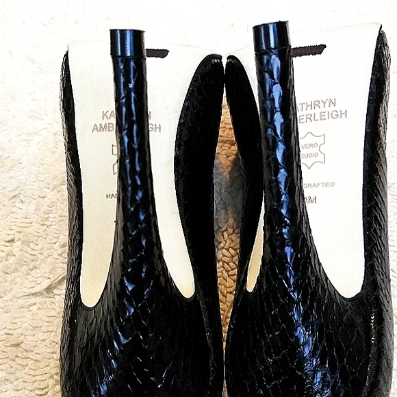 Black Kathryn Amberleigh Snake Skin high Heels size 9M - Picture 6 of 9